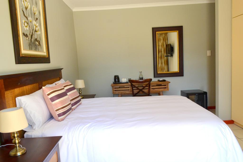 Jakobs Guesthouse & Cottage East London Ruang foto