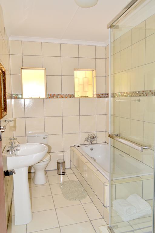 Jakobs Guesthouse & Cottage East London Ruang foto