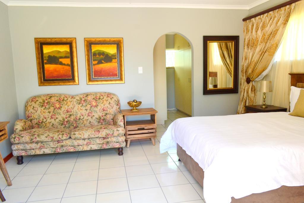 Jakobs Guesthouse & Cottage East London Ruang foto