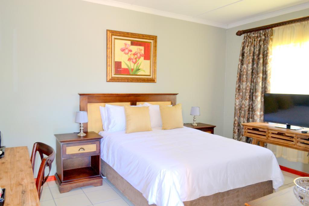 Jakobs Guesthouse & Cottage East London Ruang foto
