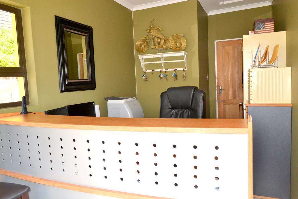 Jakobs Guesthouse & Cottage East London Bagian luar foto